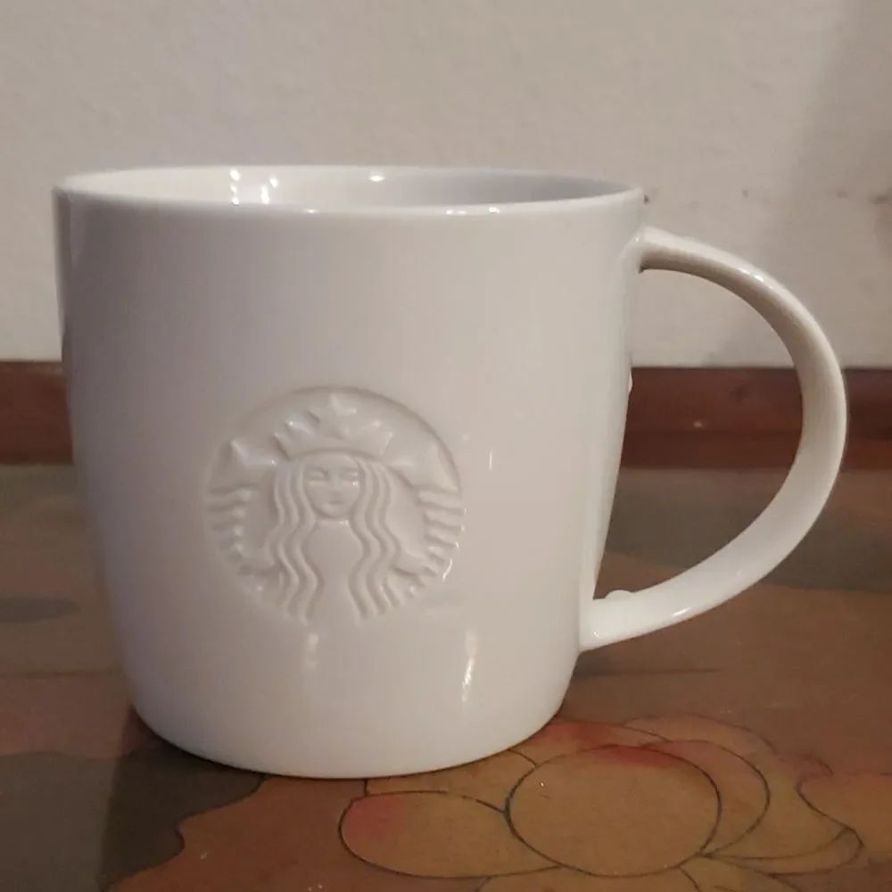Rare 2010 Starbucks White Embossed Siren 14 oz. Coffee Cup